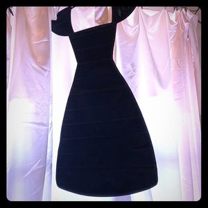 Hanging accessory holder